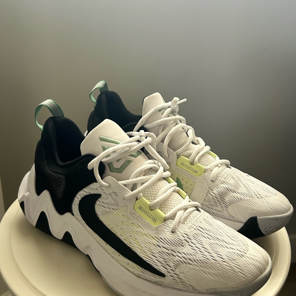 Nike Kids White and Black Sneakers with Green Accents